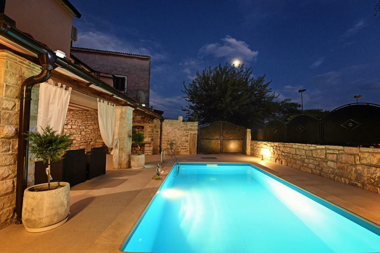 Villa Lory Sveti Lovreč Pazenatički Exterior foto